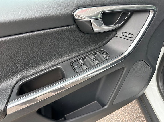 Volvo XC60 16 of 18