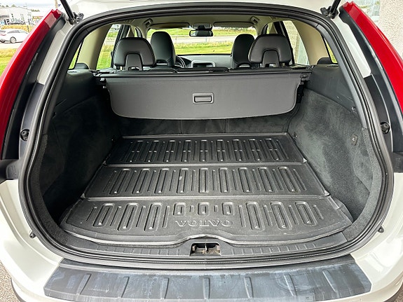 Volvo XC60 9 of 18