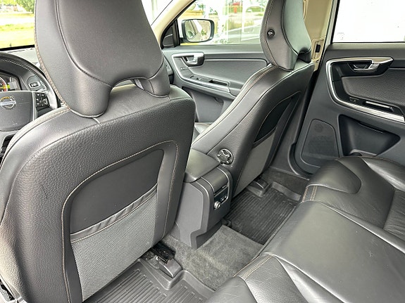 Volvo XC60 15 of 18
