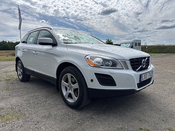 Volvo XC60 11 of 18