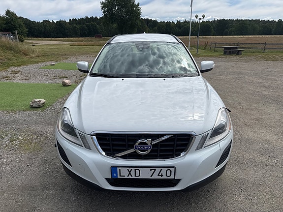 Volvo XC60 10 of 18