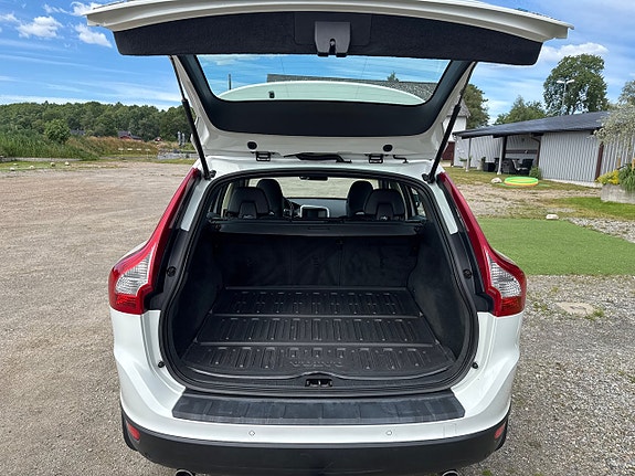 Volvo XC60 16 of 18