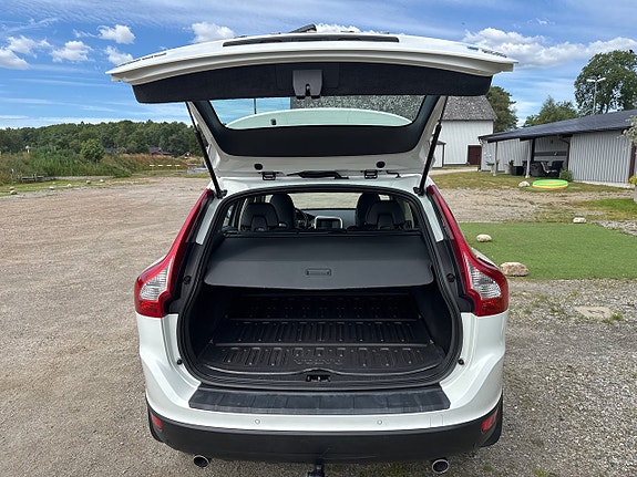 Volvo XC60 17 of 18