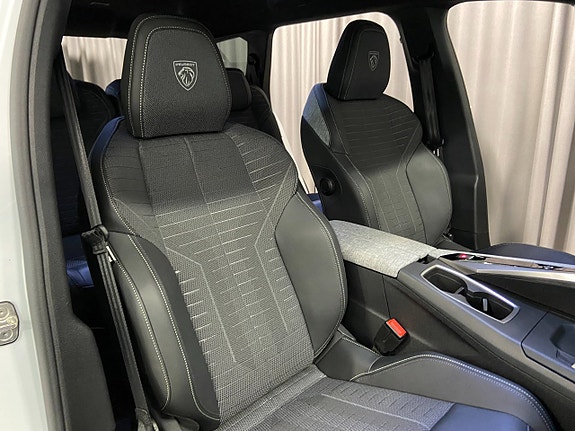 Peugeot 5008 17 of 21
