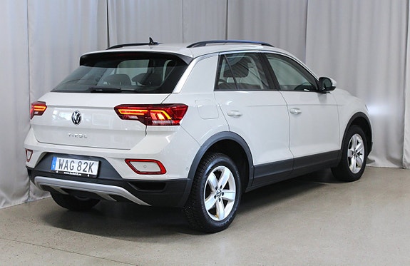 Volkswagen T-Roc 2 of 5