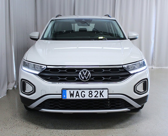 Volkswagen T-Roc 4 of 5