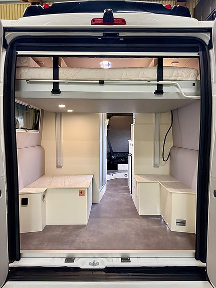 Robeta Ares 540 5-bältad 6-bäddar Popup-tak Lithium Solcell Inverter 30 of 30