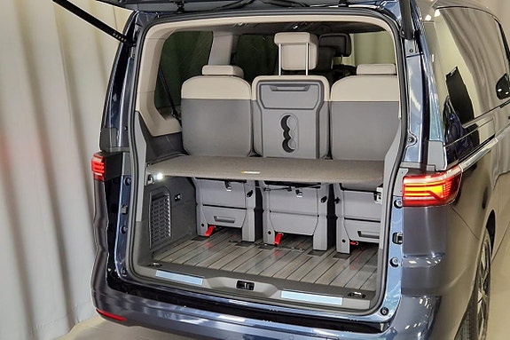 Volkswagen Multivan 6 of 21