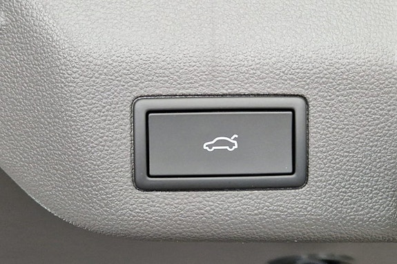 Volkswagen Multivan 7 of 21