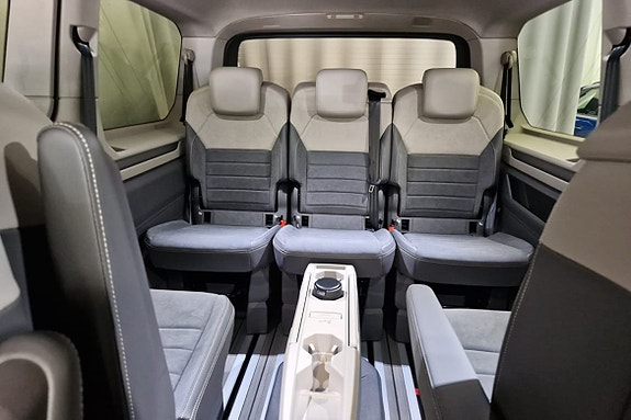 Volkswagen Multivan 11 of 21