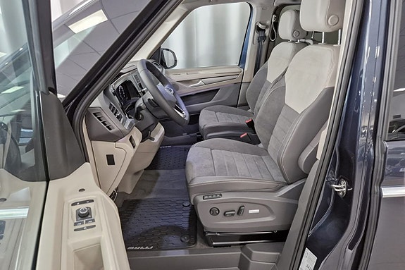 Volkswagen Multivan 14 of 21