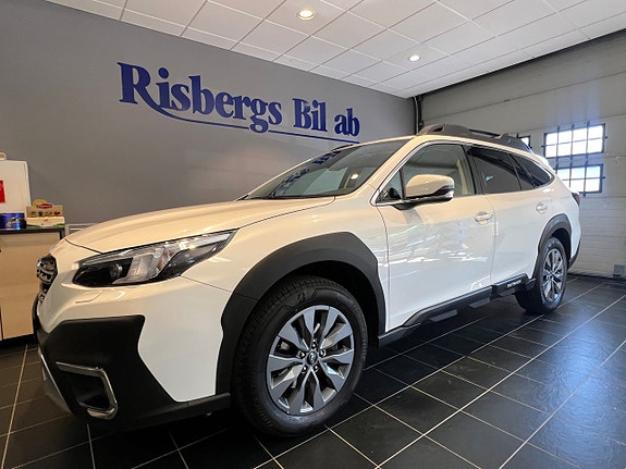 Subaru Outback 2 of 5