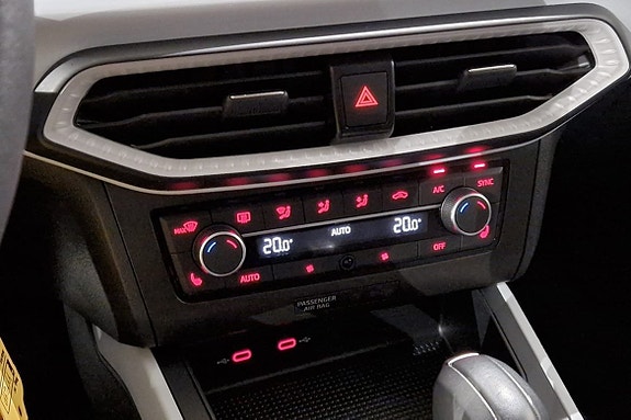 Seat Arona 12 of 14