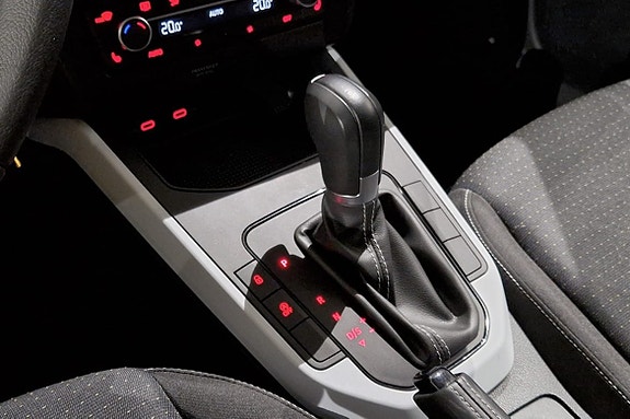 Seat Arona 13 of 14