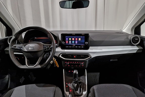 Seat Arona 8 of 14