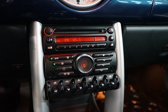 MINI Cooper 13 of 14