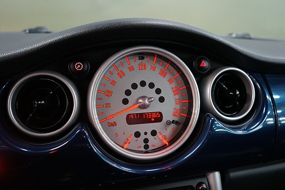 MINI Cooper 12 of 14