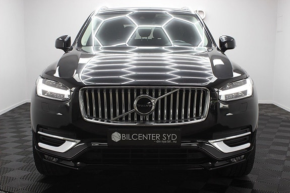 Volvo XC90 3 of 5
