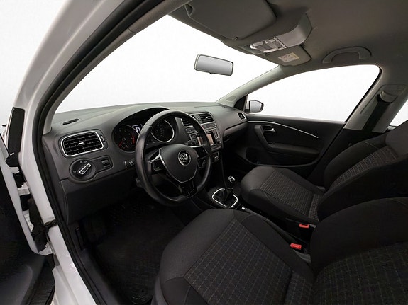 Volkswagen Polo 10 of 26
