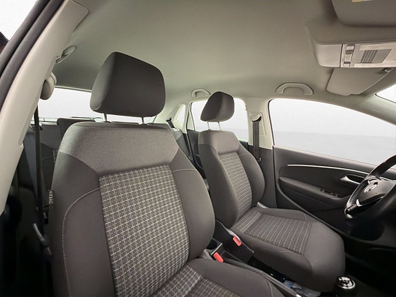 Volkswagen Polo 15 of 26