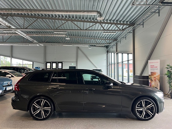 Volvo V60 2 of 5