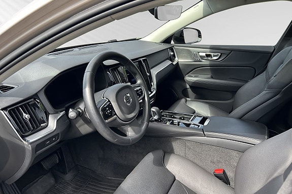 Volvo V60 8 of 13