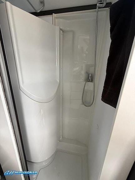 Adria TWIN 640 SGX 9 of 17