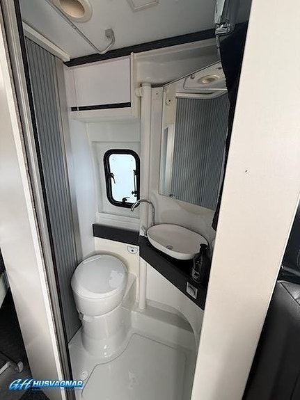 Adria TWIN 640 SGX 8 of 17