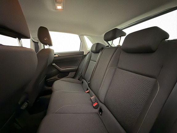 Volkswagen Polo 16 of 29