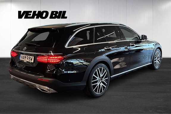 Mercedes-Benz E220 d 3 of 5