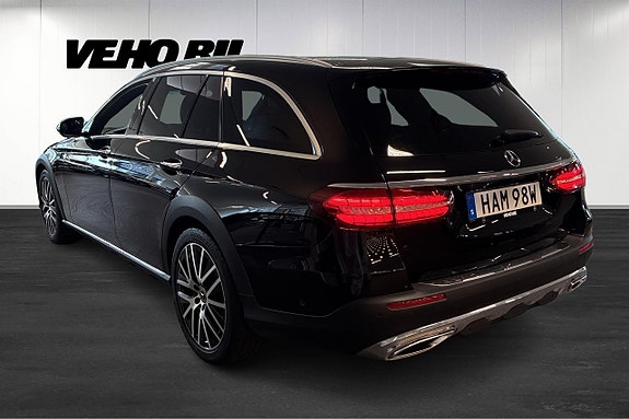Mercedes-Benz E220 d 4 of 5