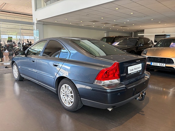 Volvo S60 3 of 5