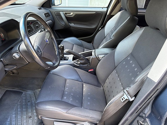 Volvo S60 6 of 8