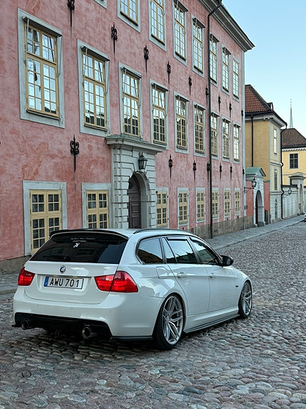 BMW 330d 6 of 11