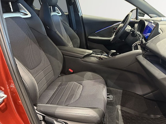 Toyota C-HR 7 of 11