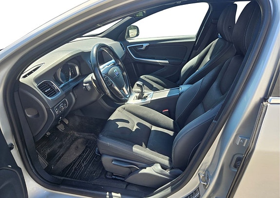 Volvo V60 9 of 13