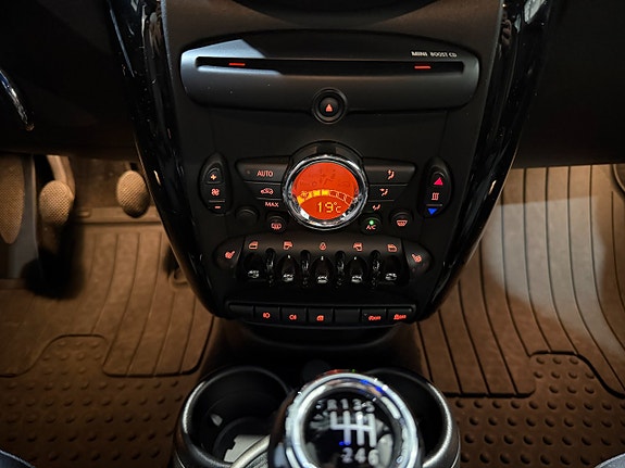 MINI Countryman Cooper D 15 of 19
