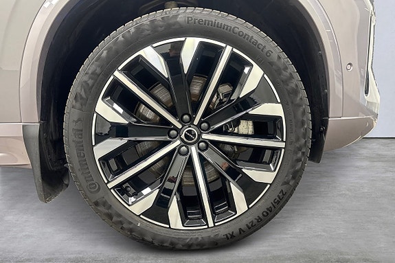 Volvo XC90 14 of 30