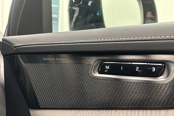 Volvo XC90 22 of 30