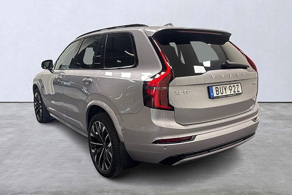 Volvo XC90 4 of 5