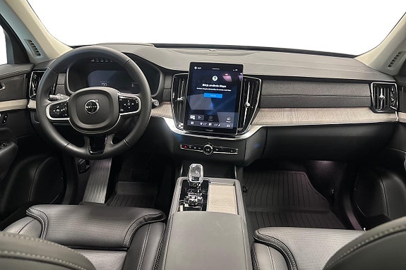 Volvo XC90 9 of 30