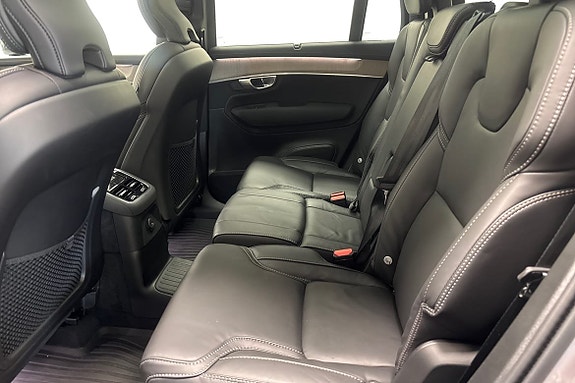 Volvo XC90 12 of 30