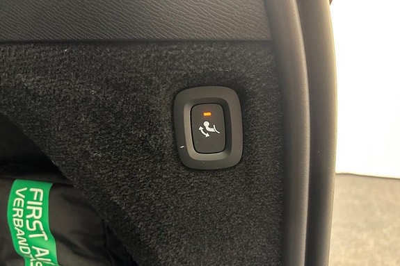 Volvo XC90 27 of 30