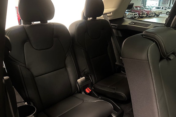 Volvo XC90 29 of 30