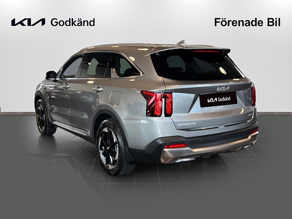Kia Sorento 6 of 16