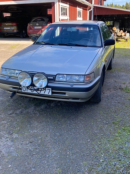 Mazda 626 2 of 5