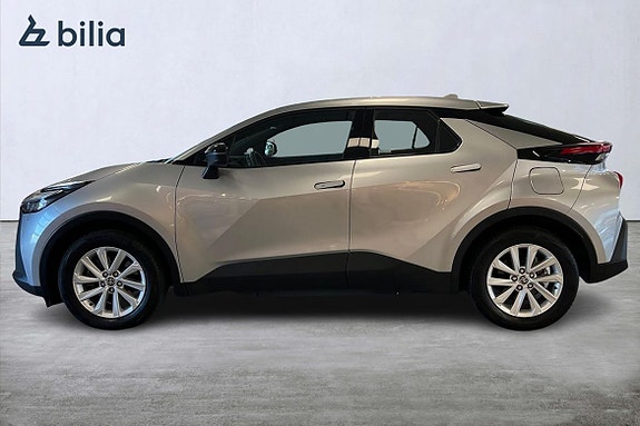 Toyota C-HR 3 of 5