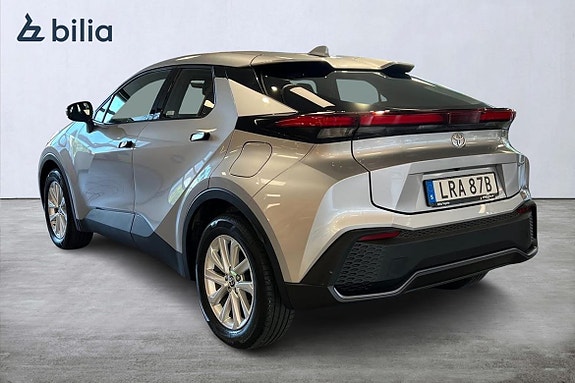 Toyota C-HR 2 of 5