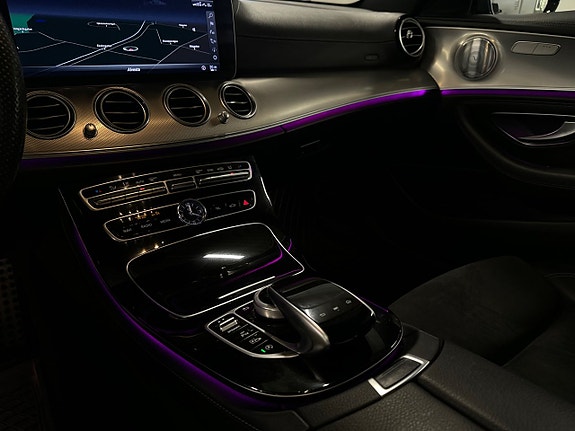 Mercedes-Benz E220 16 of 29