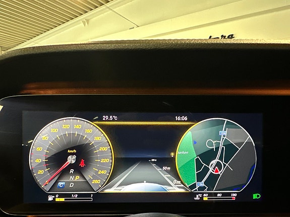 Mercedes-Benz E220 28 of 29